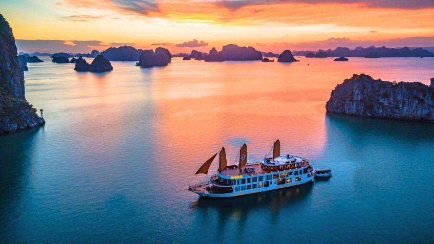 Emperor Cruises Halong Bay