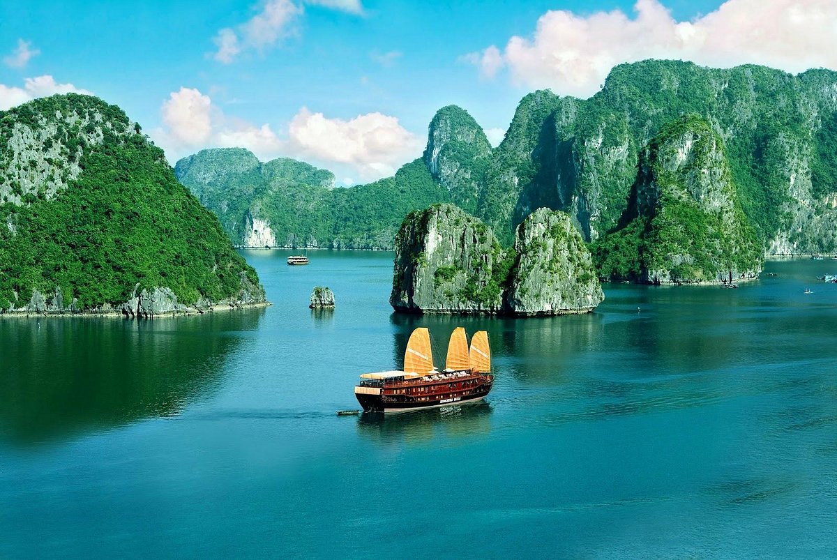 Bai Tu Long Bay Cruise Tour